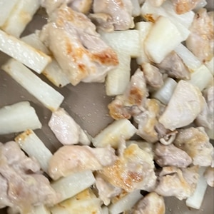 鶏肉と長芋のハーブ炒め